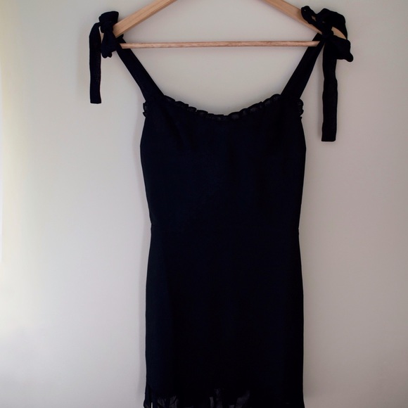 [SOLD ON DEPOP] Reformation Christine Dress - Picture 3 of 4
